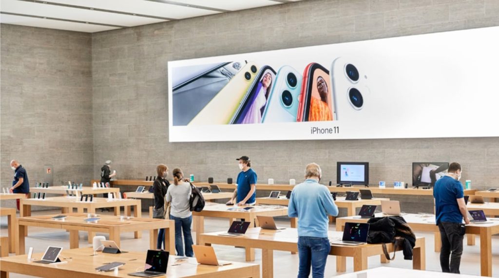 NGƯỜI DÙNG ĐỔ XÔ ĐI MUA IPHONE