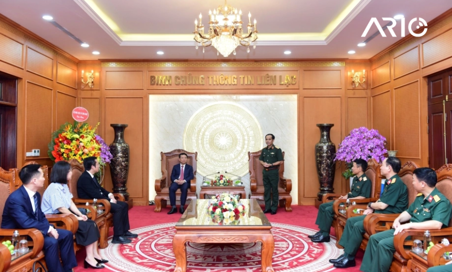 Bộ trưởng Nguyễn Mạnh Hùng kêu gọi Binh chủng Thông tin liên lạc hợp tác triển khai Nghị quyết 57, tiến thẳng lên hiện đại 3